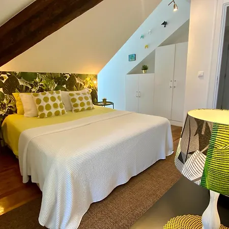 With Mezzanine Rua Da Moeda *