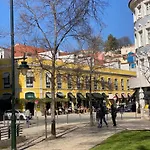 With Mezzanine Rua Da Moeda Διαμέρισμα