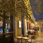 With Mezzanine Rua Da Moeda * Lisbona