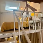 Διαμέρισμα With Mezzanine Rua Da Moeda