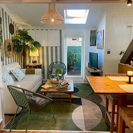 With Mezzanine Rua Da Moeda Διαμέρισμα *