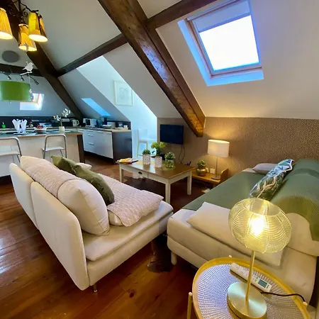 With Mezzanine Rua Da Moeda Lisbon