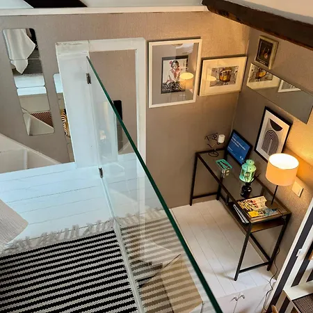 With Mezzanine Rua Da Moeda Διαμέρισμα