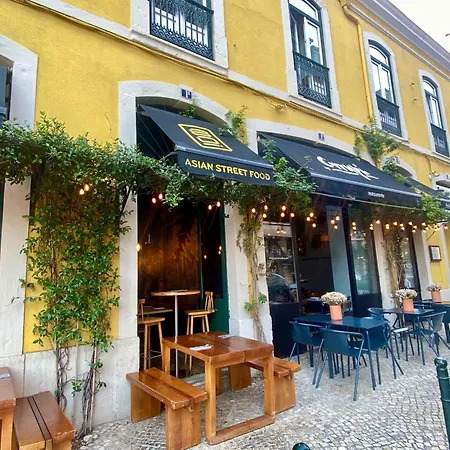 With Mezzanine Rua Da Moeda * Lizbona