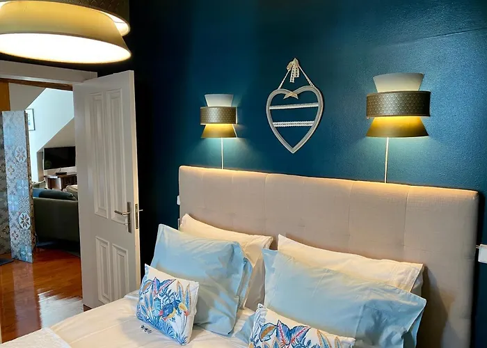 With Mezzanine Rua Da Moeda شقة