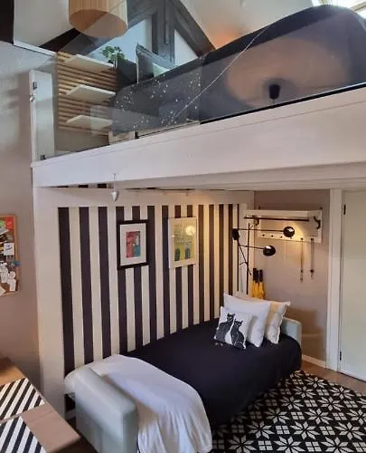 With Mezzanine Rua Da Moeda شقة *