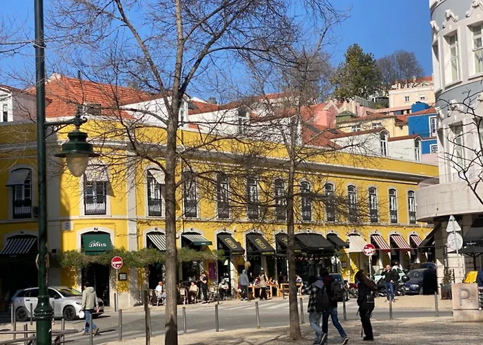 With Mezzanine Rua Da Moeda شقة