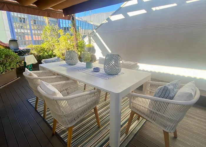 With Mezzanine Rua Da Moeda شقة