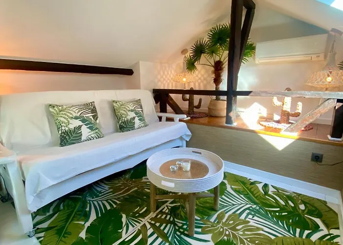 With Mezzanine Rua Da Moeda Lisboa