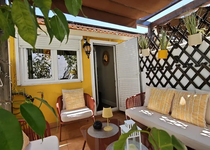 With Mezzanine Rua Da Moeda *