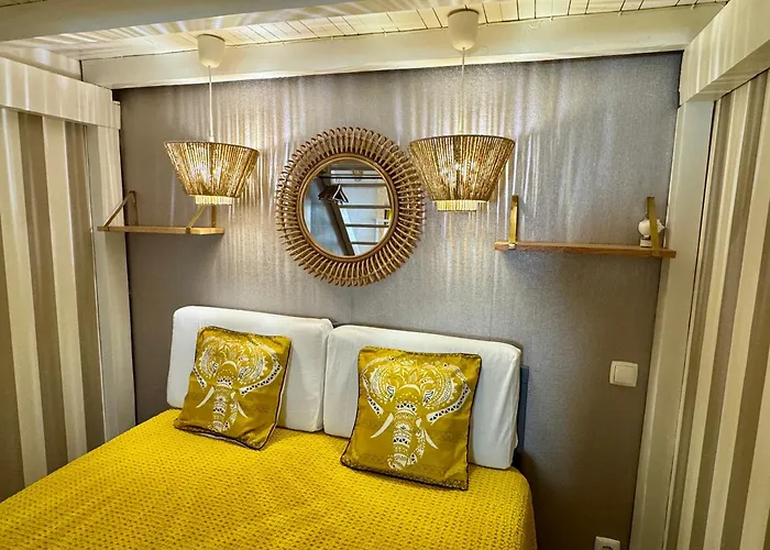 With Mezzanine Rua Da Moeda Lisboa