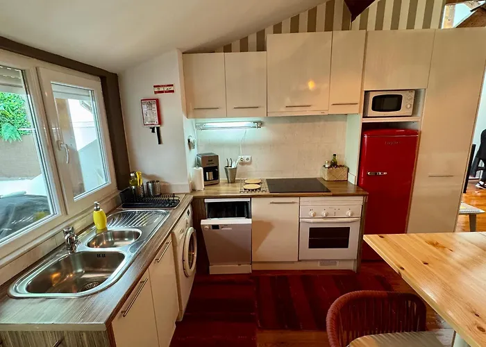 شقة With Mezzanine Rua Da Moeda *