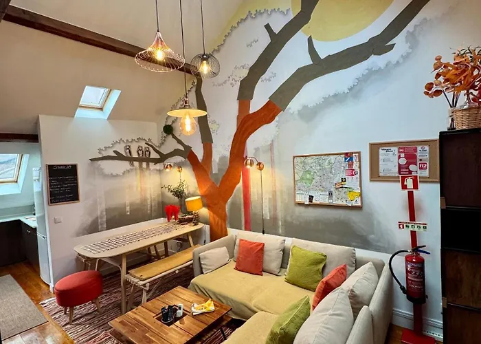 With Mezzanine Rua Da Moeda * Lisboa