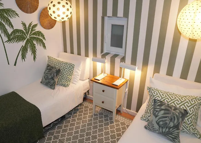 With Mezzanine Rua Da Moeda * Lisboa