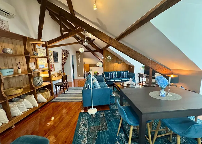 With Mezzanine Rua Da Moeda شقة