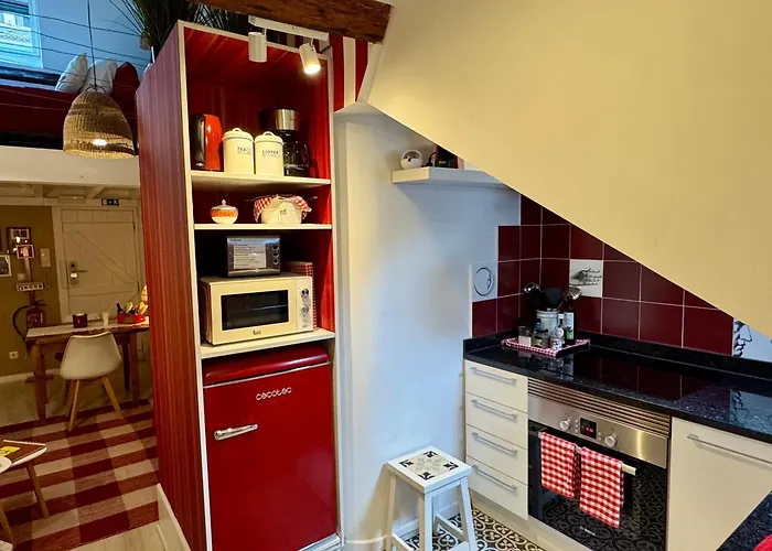 With Mezzanine Rua Da Moeda Lisboa