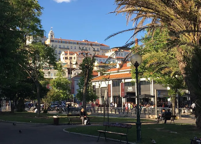 스튜디오 위드 메자닌 루아 다 모에다 리스본