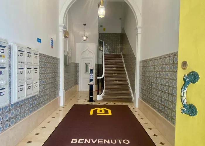 With Mezzanine Rua Da Moeda * Lissabon