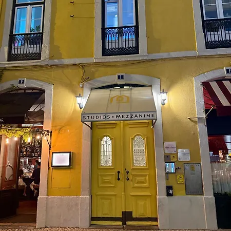 With Mezzanine Rua Da Moeda Апартаменти *