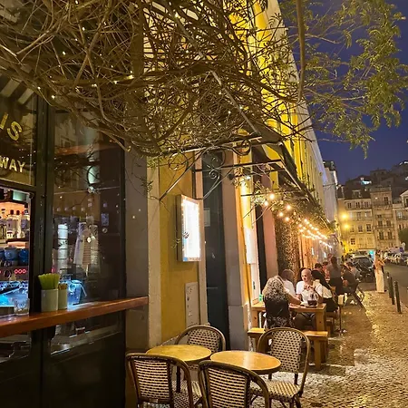 With Mezzanine Rua Da Moeda * Лісабон