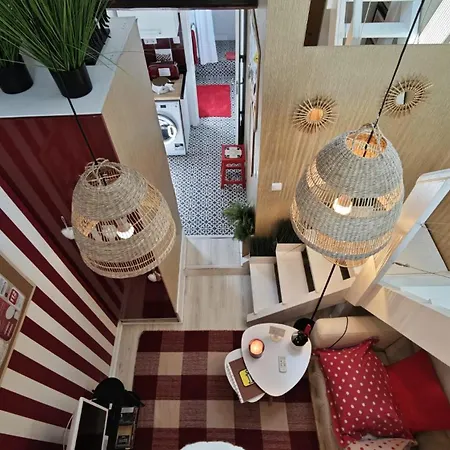 With Mezzanine Rua Da Moeda Лісабон