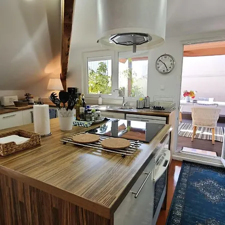 With Mezzanine Rua Da Moeda *