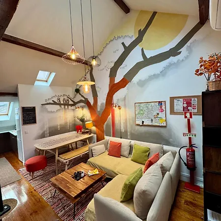 With Mezzanine Rua Da Moeda * Лісабон