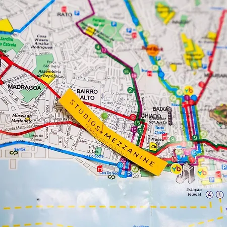 Апартаменти With Mezzanine Rua Da Moeda